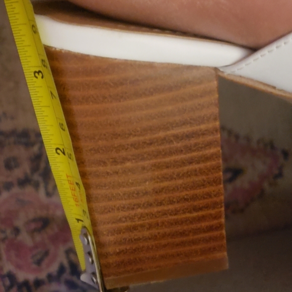 TAHARI White Grommet Detail Strappy Block Heel Sandals, Sz 11 But Easily a 10 - Picture 10 of 11